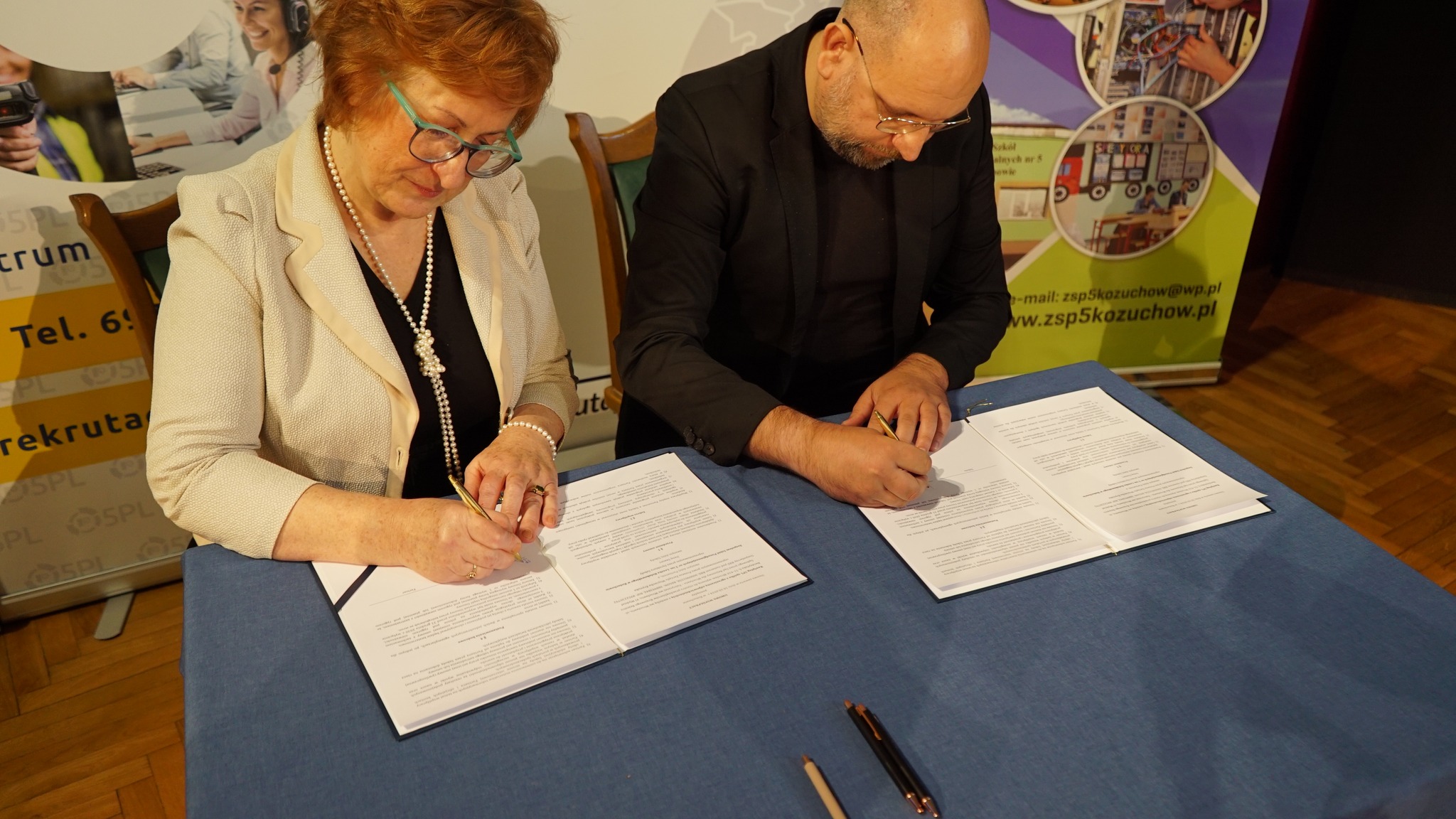 Podpisanie umowy z Rawlplug 5PL na klasę patronacką z Piątka Kożuchów